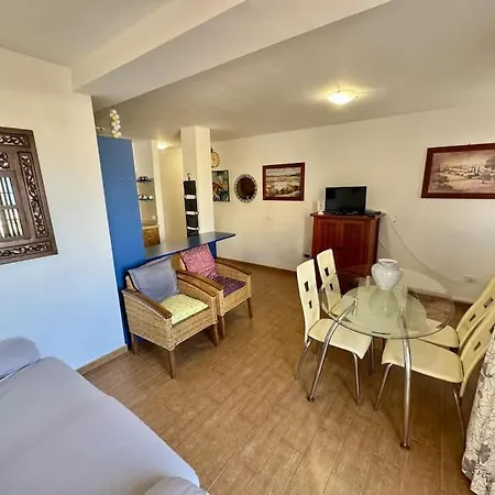 Appartamento Edificio Marta La Caleta *