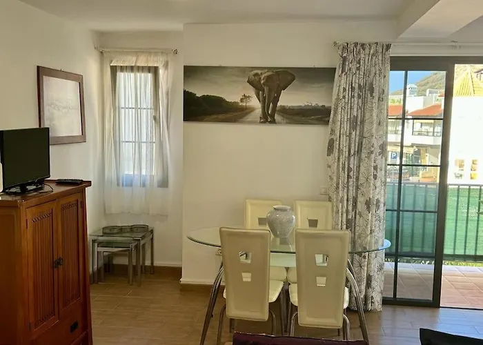 Edificio Marta La Caleta 公寓 阿德耶